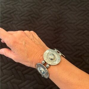 Silver bracelet. NWT. Erica Lyons. Contemporary design